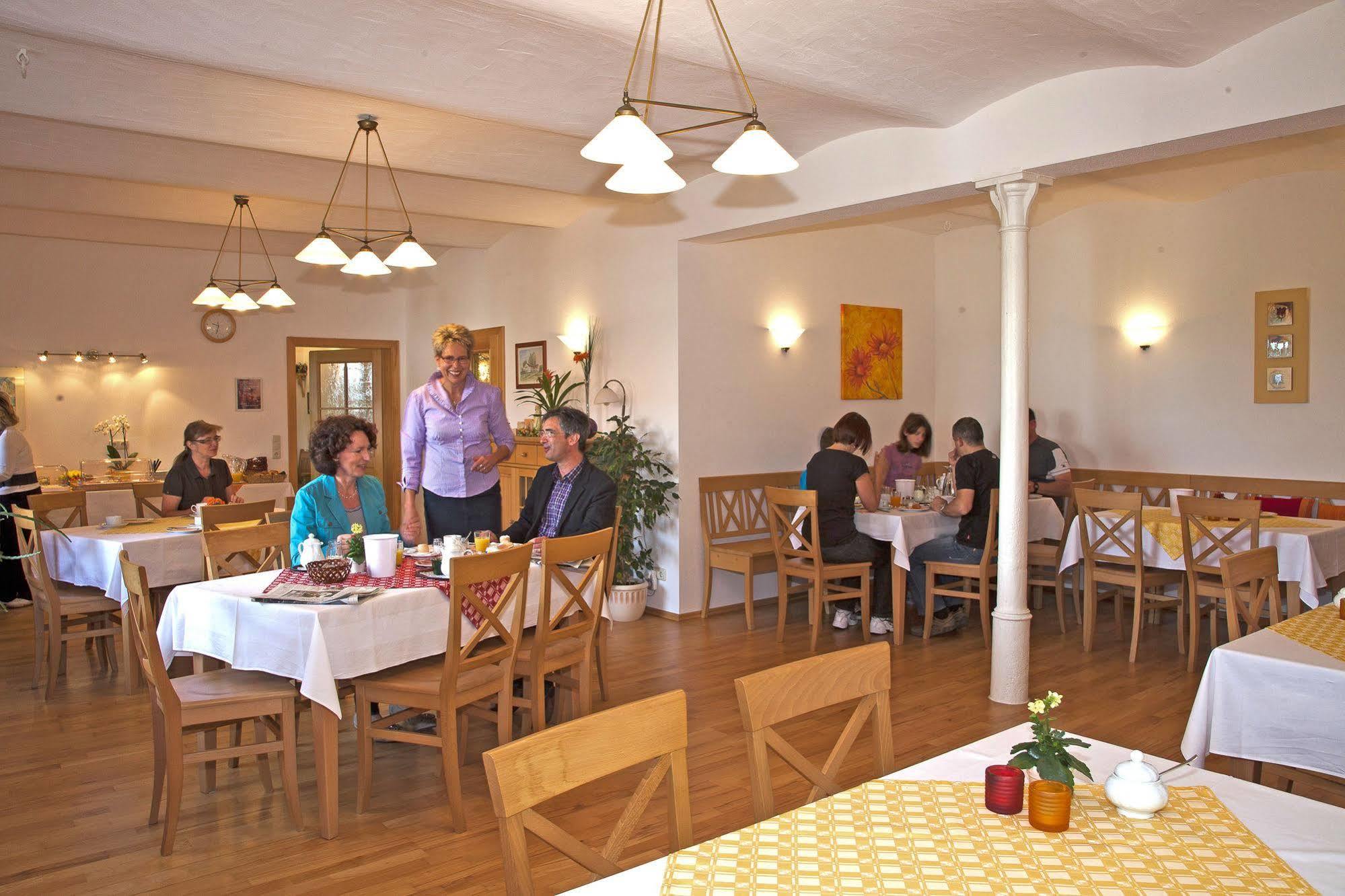 Pension Bernhardhof Otterfing Exterior photo